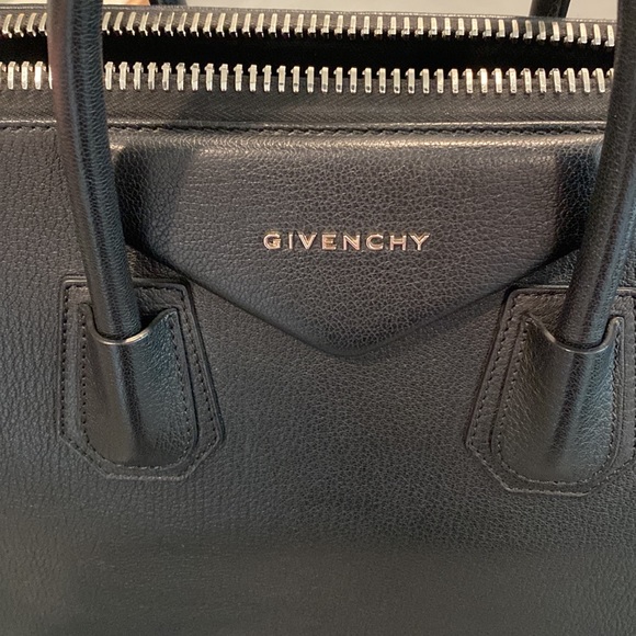 GIVENCHY MEDIUM ANTIGONA LEATHER BAG - Picture 3 of 10